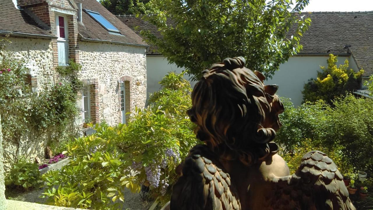 Les 3 Roses Bed and Breakfast Villeneuve-sur-Yonne Εξωτερικό φωτογραφία