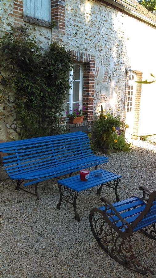 Les 3 Roses Bed and Breakfast Villeneuve-sur-Yonne Εξωτερικό φωτογραφία