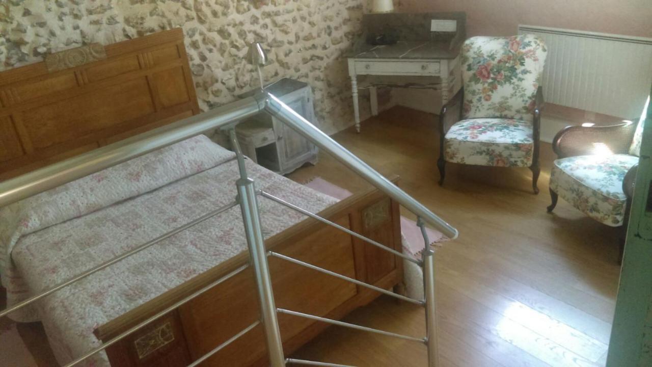 Les 3 Roses Bed and Breakfast Villeneuve-sur-Yonne Εξωτερικό φωτογραφία